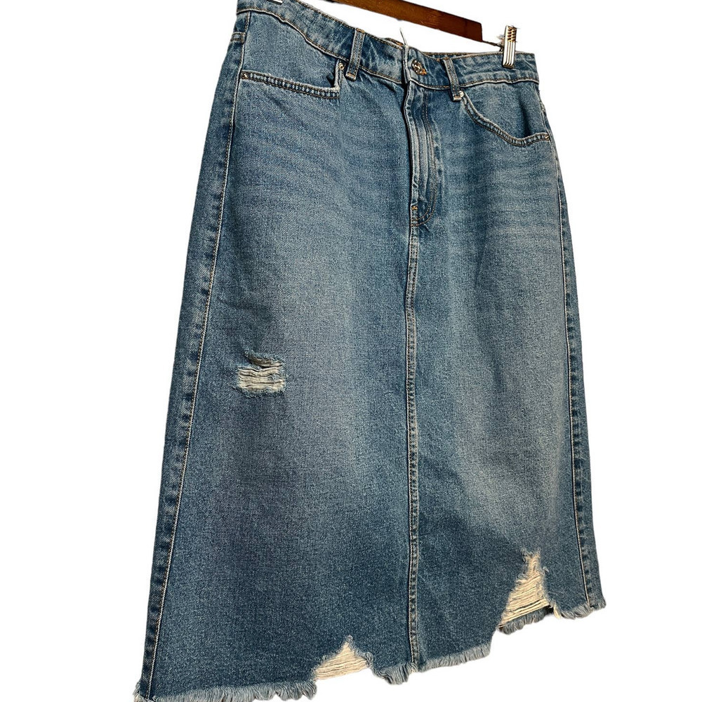 Women’s ZARA Denim Skirt - Picture 3 of 9